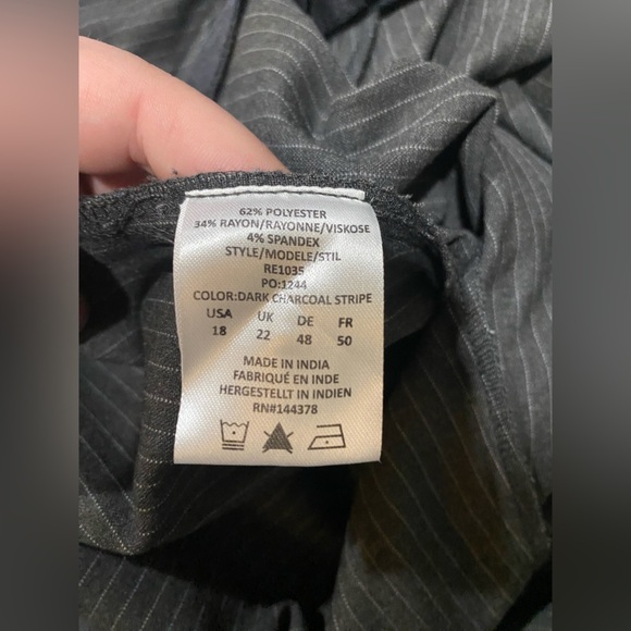 Rekucci Gray Pinstripe Trousers- Women’s 18 - Picture 7 of 10